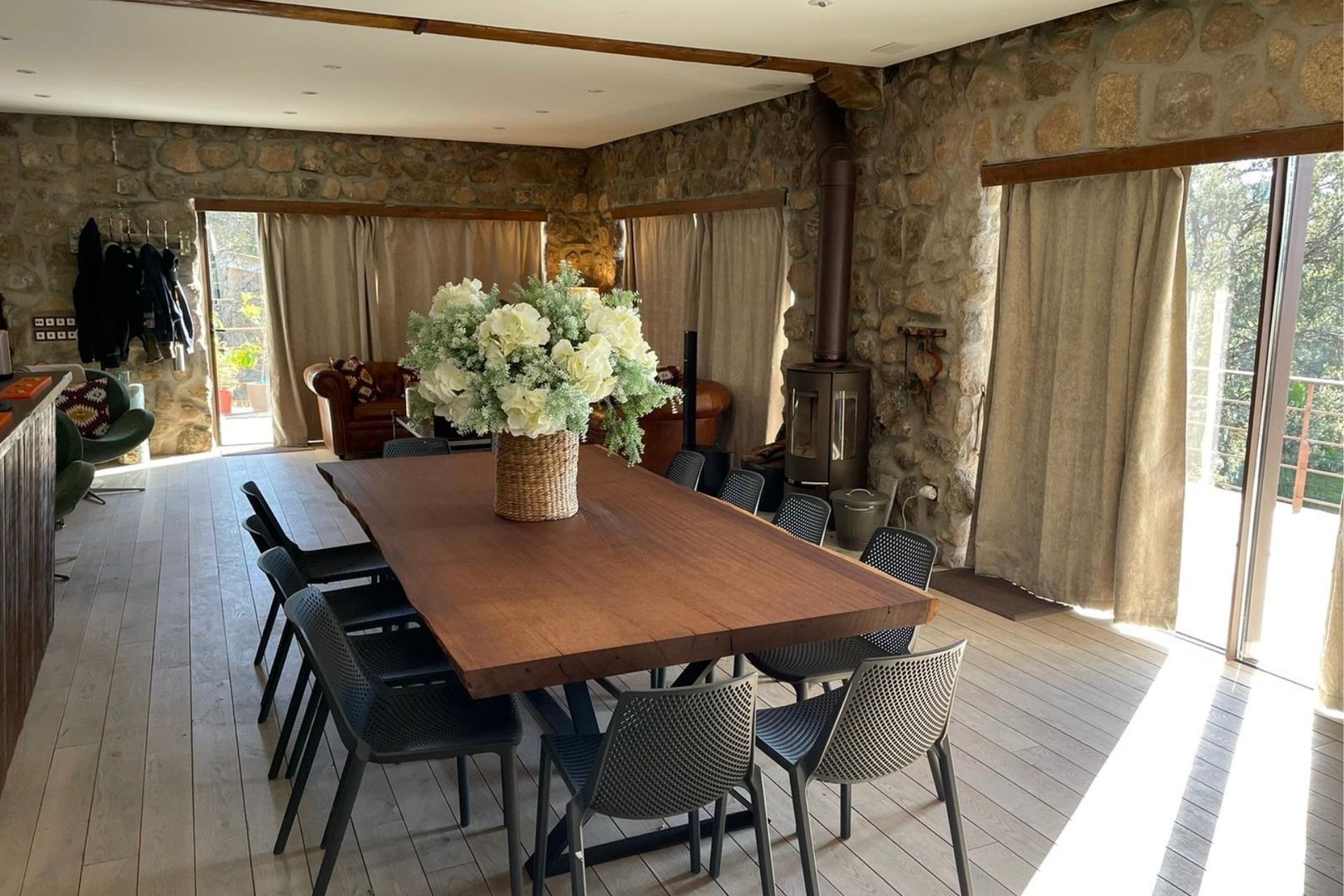 Salón comedor de la casa principal